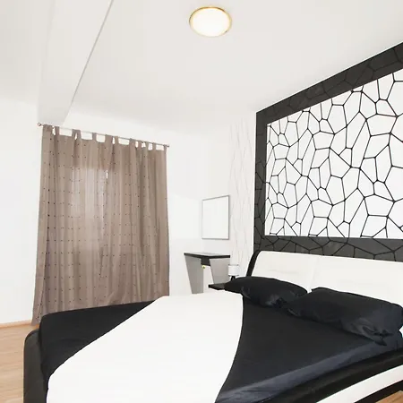 Toka Apartment *