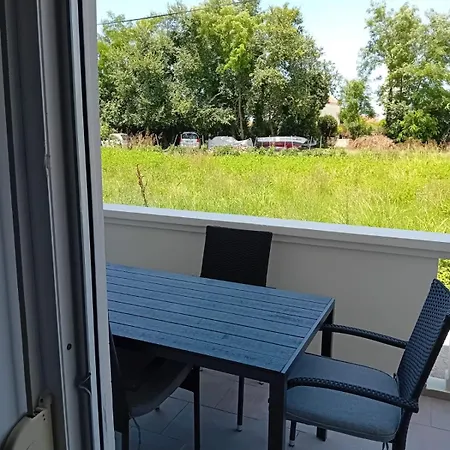 Toka Lägenhet Petrcane