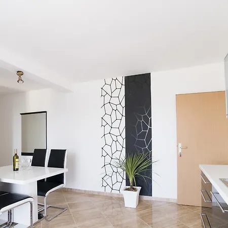 Apartment Toka *