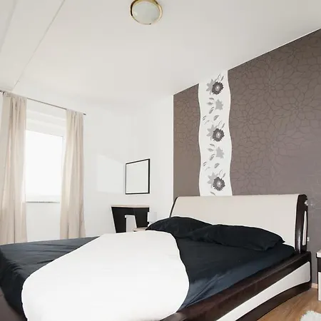 Apartment Toka *