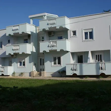 Apartment Toka *