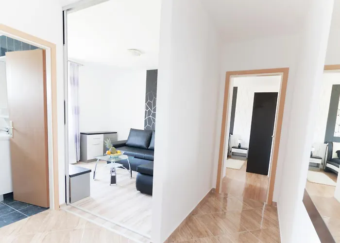 Toka Apartment *