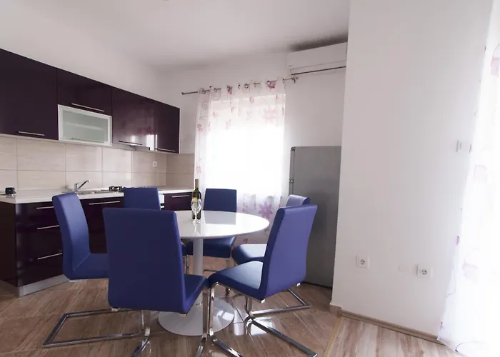 Toka Apartment *
